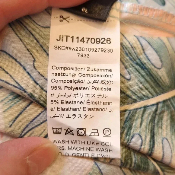 Bathing suit Cover Up - Picture 8 of 10